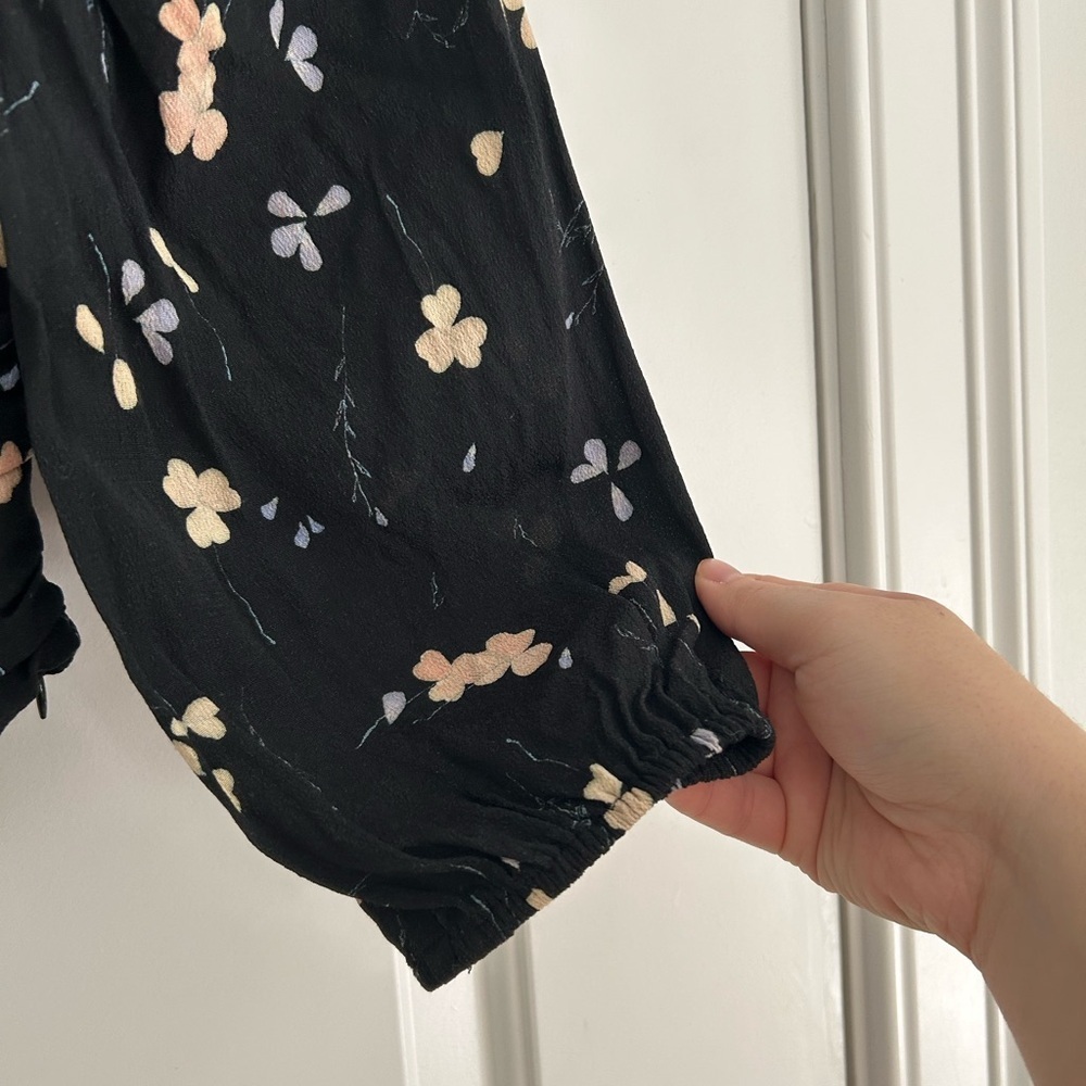 Aritzia Wilfred Lolita Floral Black Blouse - Picture 5 of 6